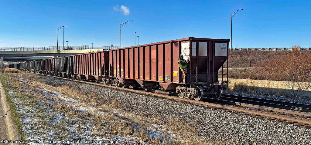 WE 40079 and the conductor lead the empties.